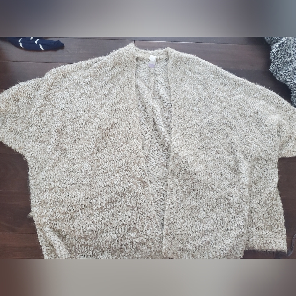 Very soft Secret Treasures cardigan size Large cream and white